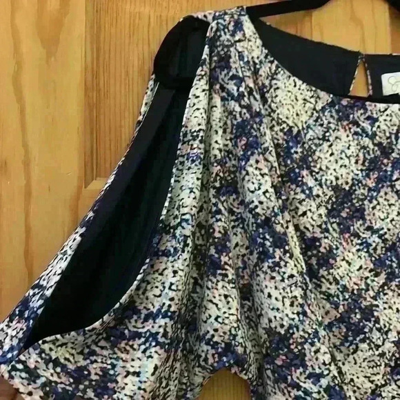 Beautiful Jessica Simpson Purple, Blue, Gray & White Pattern Cold Shoulder Dress - Picture 4 of 6